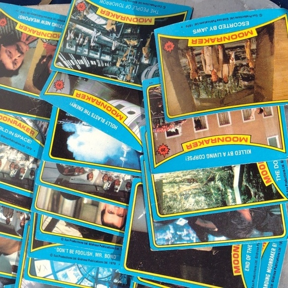 James Bond "MOONRAKER" Trading Cards Collection - Picture 2 of 6